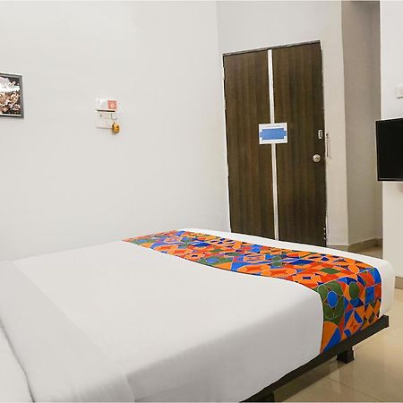 Fabhotel Aura Homes - Nr Khandoba Mandir Pimpri-Chinchwad Exteriör bild