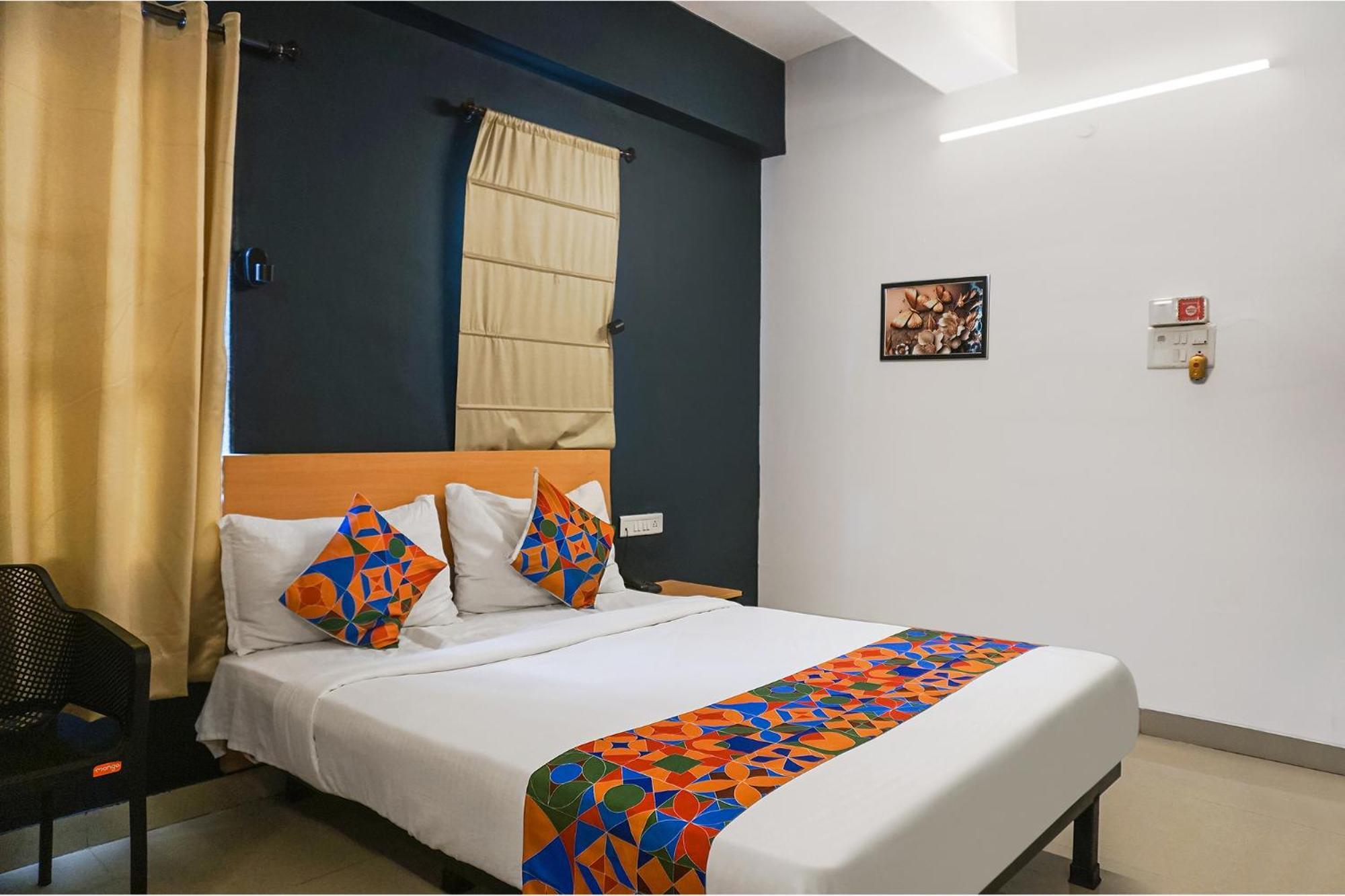 Fabhotel Aura Homes - Nr Khandoba Mandir Pimpri-Chinchwad Exteriör bild