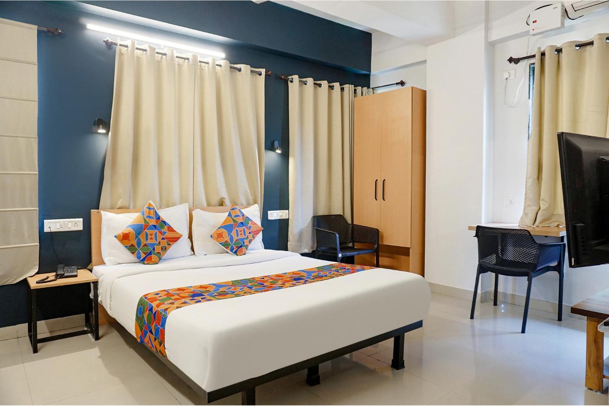 Fabhotel Aura Homes - Nr Khandoba Mandir Pimpri-Chinchwad Exteriör bild