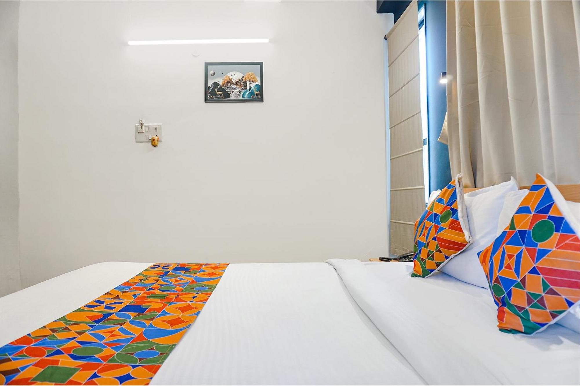 Fabhotel Aura Homes - Nr Khandoba Mandir Pimpri-Chinchwad Exteriör bild