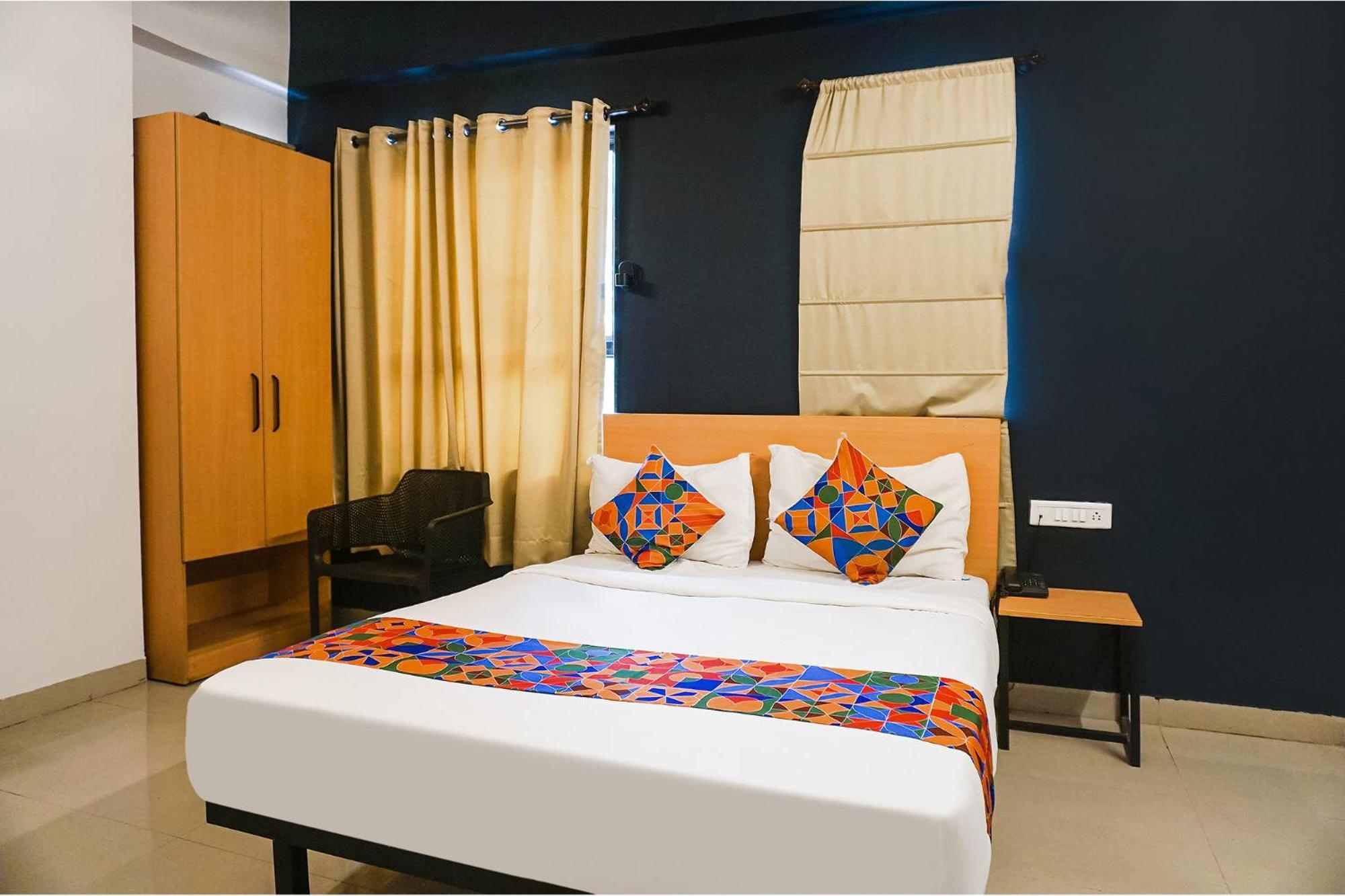 Fabhotel Aura Homes - Nr Khandoba Mandir Pimpri-Chinchwad Exteriör bild